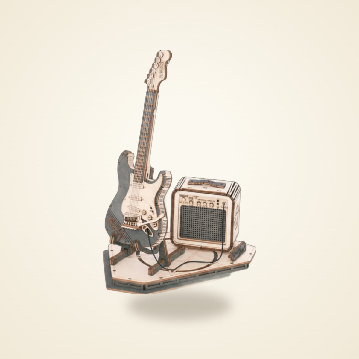 3D Holzpuzzle Rockgitarre, freigestellt auf warmem Creme-Hintergrund