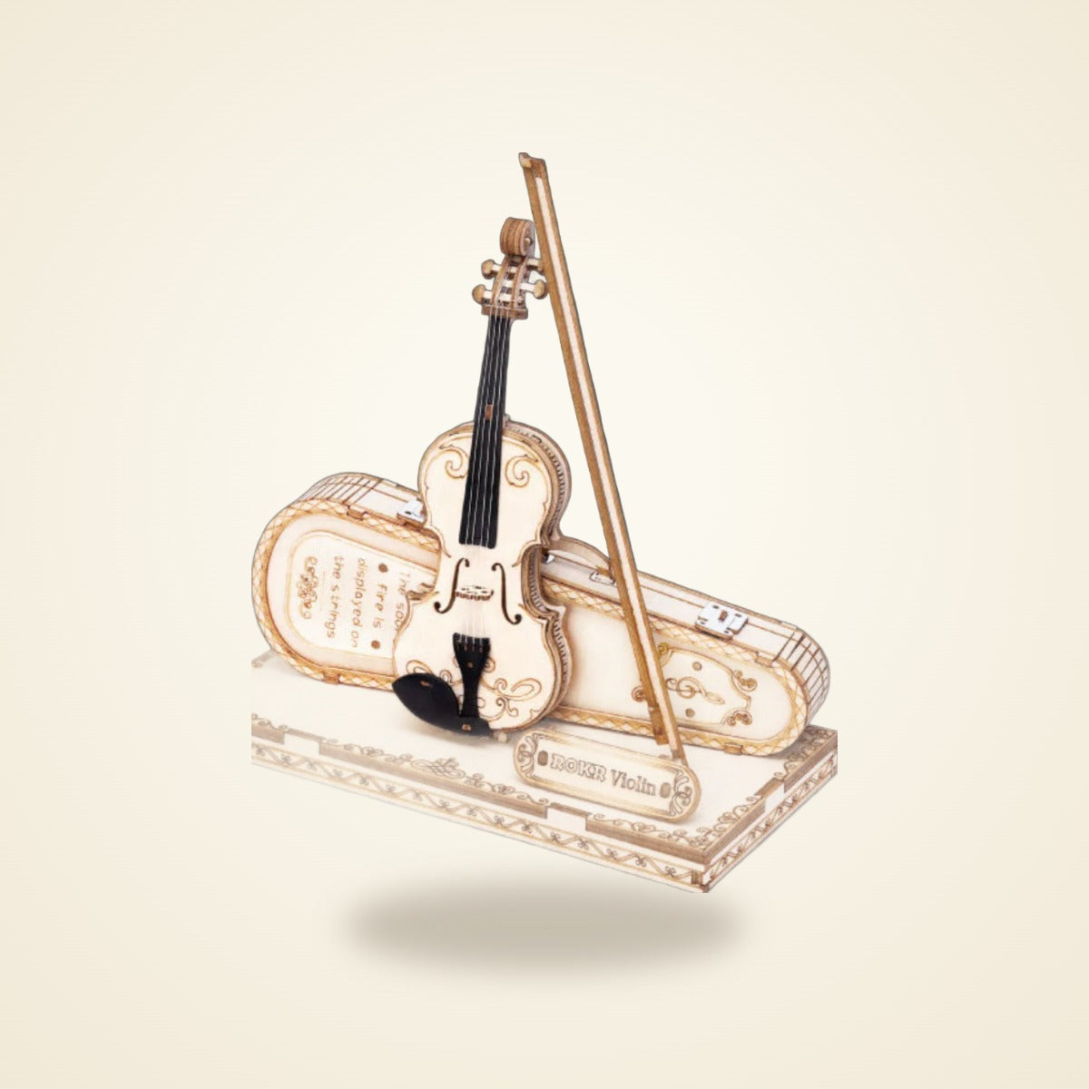 3D Puzzle Holz Violine, freigestellt auf warmem Creme-Hintergrund